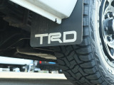 TRDマッドフラップを装着!