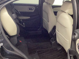 チップアップ&ダイブダウン機能付き【ULTR SEAT】は後席座面を左右分割で跳ね上げることができます☆トランクで積載できない背の高い荷物をラクラク収納できます。ホンダ車ならではの人気装備です♪