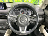 【純正革巻きステアリング】上質な革を使用することで、手にしっかり馴染みとても運転しやすいハンドルです♪