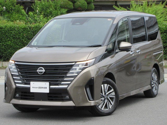 セレナ 1.4 e-4ORCE ハイウェイスターV 4WD 