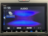 スマートフォンのような操作感の静電式タッチパネル。