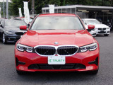 BMW在庫保有台数常時100台以上!ご来店の際はBMW本店(厚木市下荻野140-1)にご来店ください!弊社自慢の全天候型ショールーム!BMW在庫保有台数常時100台以上ございます!