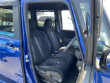 【運転席】座り心地が良いシートなので長時間の運転でも快適にお過ごしいただけます。新品のフロアマットのご注文も可能です。掲載箇所以外にご希望の写真がございましたらお気軽にお問い合わせ下さい。