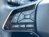 手元でナビの音量調整等が出来るのでナビの操作によるわき見運転を防止することが出来ます。