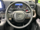 【アダプティブクルーズコントロール】高速道路での長距離走行が楽に!!自動で速度を保つクルーズコントロールが、衝突軽減システムと連携し、前方の車両を感知して車間を保つように速度調節してくれます!!