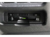 ■ETC■ 今や必需品のETC付き!高速道路料金所で小銭の出し入れをする必要もなくスムーズに通過できます。ETC搭載車しか通過できないスマートICも利用可能で、高速道路利用の幅が広がりますよ!