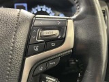 【ステアリングスイッチ】運転中に視線を前に向けたまま画面の操作できます。