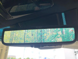 【デジタルインナーミラー】後席の大きな荷物や同乗者で後方が確認しづらい時でも安心!カメラが撮影した車両後方の映像をルームミラー内に表示。クリアな視界で状況の確認が可能です!