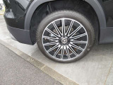 認定中古車はメルセデス独自の厳しい基準をクリアした高品質の中古車です。24ヶ月、距離無制限の保証付きです