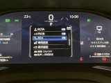【RSA】前方カメラまたはナビゲーションシステム (情報を取得した場合)を使って特定の道路標識や信号などを認識し、ディスプレイ表示やブザーで運転者にお知らせ。
