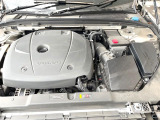 ご納車前に、店舗に併設された整備工場にて点検整備を行います。ボルボ車を熟知したテクニシャンが、ディーラーならではの安心感をご提供致します。