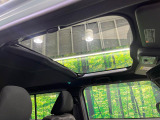 【ガラスルーフ】ガラスルーフ搭載で車内の解放感が一気にアップ!開放的なドライブをお楽しみいただけます。