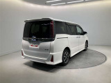 バックカメラが付いているので後方確認が非常にしやすいです。今や運転初心者も熟練者も必須装備!ついていて損はないですね♪