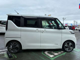 運転席側からの写真です。背が高くて存在感があります