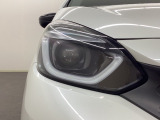 ★LEDヘッドライト★シャープな印象を与えるLEDヘッドライトを装備☆夜間走行時の視認性を高めるだけでなく、フロントフェイスに上質な存在感を演出します♪