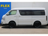 【新車/新型】9型ハイエースワゴンGLガソリン4WD フローリング施工&スマートベッドキット装備!オフロード仕様外装!