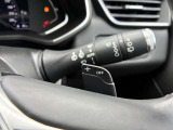 ハンドルから手を離さずに指先で瞬時にギアチェンジできるため、AT車でもMT車のような操作感が得られます。