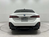 弊社ではオーナー様の安心安全ドライブをサポートさせていただくためにもBMW自動車保険をお勧めしております。