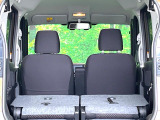 普段のお買い物や通勤、送迎等に十分な荷室スペースを確保しております。セカンドシートを倒すと、大きな荷物の積載も可能です♪