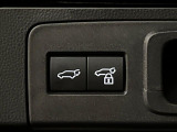 【パワーバックドア】スマートキーや運転席のボタンを押すだけでリアゲートが自動で開閉します!荷物を持っている時や、高い位置にあるバックドアを閉める際に便利な機能です♪