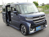 ★両側パワースライドドア★狭い駐車場や壁際などでの乗降りに便利!操作はワイヤレスリモコン、室内のコントロールスイッチ、ドアハンドルで行えます!お子様がいる家庭など欲しい装備の1つですよね★