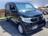 自社整備工場で点検整備をおこなってからお渡ししています。車検が残っている場合は『12ヶ月点検整備』を、車検整備付きの場合は『車検整備』をおこないます。整備費用は車両本体価格に含まれています。