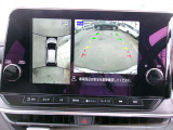 アラウンドビュ-モニタ-装備。上から見下ろしているような映像が表示されるので、車庫入れ時も安心です!