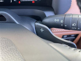 【パドルシフト(AT車)】MT車と同じように好きなギアで走ることができます!ステアリングから手を離さずに指先だけでシフト操作ができ、よりスポーティな走りをお楽しみいただけます。