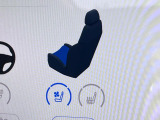 【シートヒーター&ベンチレーション】夏場は涼しい風でお尻や背中の熱やムレを防ぎ、冬はエアコンよりも早く温まってポカポカに!季節を問わず快適に過ごせます。
