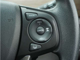 ◆アダプティブクルーズコントロール◆予め設定した車速内でクルマが自動的に加減速。前走車との適切な車間距離を維持しながら追従走行します。【LKAS】車線維持支援システムでステアリング操作を支援。
