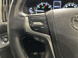 【ステアリングスイッチ】運転中に視線を前に向けたまま画面の操作できます。