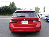 第二展示場にも多数のBMWをラインナップ!ご来店の際はBMW本店(厚木市下荻野140-1)に一度ご来店ください!☆関東運輸局認証工場 自動車分解整備事業2-6030☆プッシュプル式板金塗装ブース完備☆