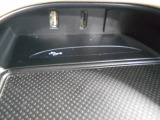 便利な充電用USBジャックも付いています。