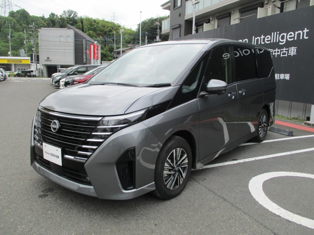 セレナ 1.4 e-POWER ハイウェイスターV