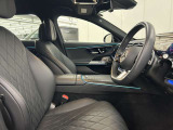 メルセデス・ベンツの定める厳しい基準をクリアしたお車のみをご案内させて頂きます。納車前整備はメーカー規定に基づき100項目以上にも及ぶ点検を熟練のメカニックによって行いご納車させて頂きます。