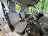 運転席シート廻りは使用感も少なく、良好な状態となっています。丁寧に使われていたことがよくわかりますね。