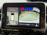 駐停車には便利なアラウンドビューモニター搭載。サイドモニターの切り替えも可能です。