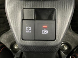 【電動パーキングブレーキ+オートブレーキホールド機能】 指先だけで簡単に操作が可能なパーキングブレーキ、スイッチを押すとブレーキペダルから足を離してもブレーキを保持できるオートブレーキホールド搭載。