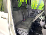 運転席シート廻りは使用感も少なく、良好な状態となっています。丁寧に使われていたことがよくわかりますね。