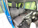 運転席シート廻りは使用感も少なく、良好な状態となっています。前オーナー様が丁寧に使っていたことがよくわかりますね。