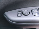 ドアミラーの鏡面の調節、格納は運転席からすべて操作できます!