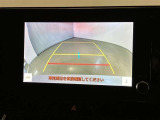 バックギアに入れて頂きますと、この様に後方が映し出されます!最終の確認はご自分の目と耳で必ず行ってください!安全第一で♪