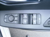 ドアミラーの鏡面の調節、格納は運転席からすべて操作できます!