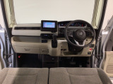 【前方視界】開放的な前方視界!運転がしやすく疲れにくいです♪窓が大きく、見通しがとっても良いおクルマですよ♪