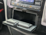 運転席周りにも小物入れがございます。