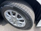 冬タイヤを装着しております。