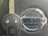 【キーレス】少し離れた場所からでもボタン一つでドアの開錠・施錠ができるのでとっても便利!ドアの鍵穴周りに傷をつけることもありません♪