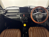 ジムニーノマド 1.5 FC 4WD 5MT本革シート