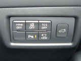【パーキングセンサー】障害物などが車両に近づいた際に、音と画面表示にてお知らせしてくれます。警告音も段階的に鳴ってくれるので、どのくらいの近さなのか感覚的に察知することが出来ます♪