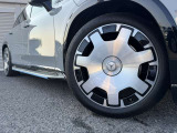 メルセデス・ベンツの定める厳しい基準をクリアしたお車のみをご案内させて頂きます。納車前整備はメーカー規定に基づき最大100項目にも及ぶ点検を熟練のメカニックによって行いご納車させて頂きます。